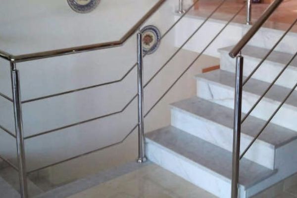 Barandillas interiores - CM Pamplona · Empresa de carpintería metálica en Pamplona y Navarra